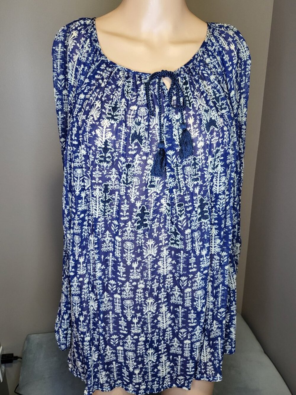 Lucky Brand Blue & White Boho Peasant Blouse 1X Tassel Tie Long Sleeve Plus Size - Picture 2 of 4